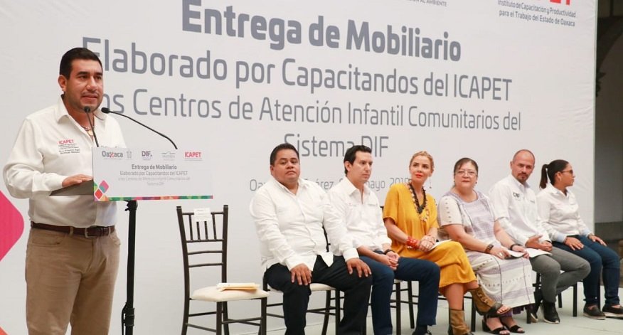 Entrega Icapet muebles al DIF estatal para equipamiento de los CAIC