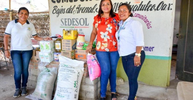 Entrega de apoyos a cocinas comunitarias de las comunidades de Huatulco
