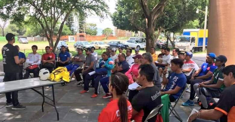 Entrenadores de Huatulco participan en clínica de fútbol