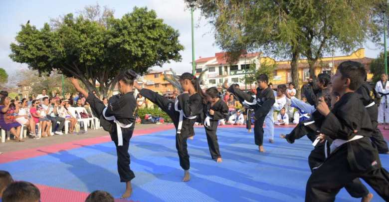 Exhibición de artes marciales en Huatulco