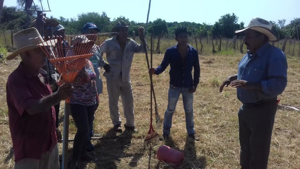 Gobierno Municipal de Huatulco brinda taller a ganaderos de Coyula