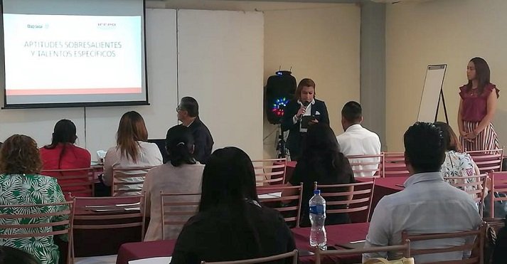 Imparte IEEPO taller a docentes y directivos de educación especial