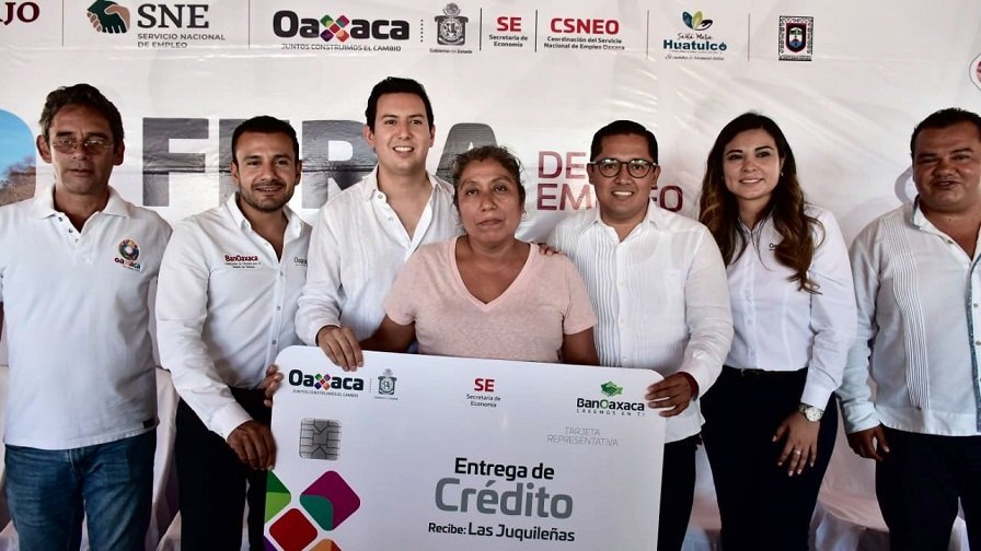 Acercan a Huatulco oportunidades laborales y microcréditos