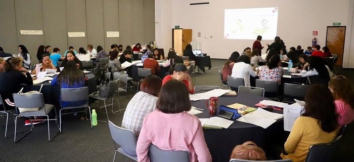 Educadoras cursan diplomado impartido por el IEEPO para fomentar la lectura en infantes