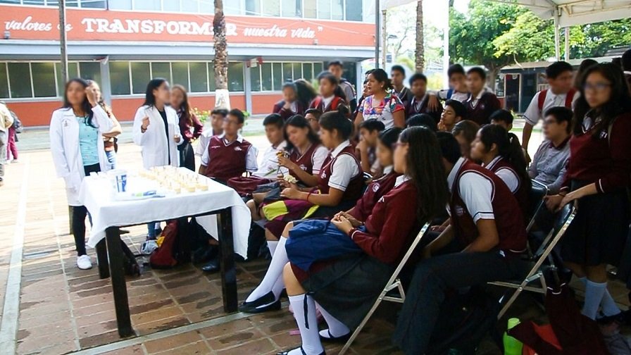 Felicita IEEPO a Escuela Secundaria Técnica no. 1 por su 85 Aniversario