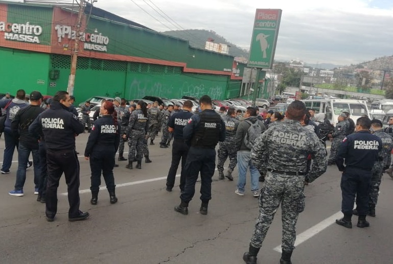 Policías federales bloquean la México-Pachuca; reclaman respeto a derechos