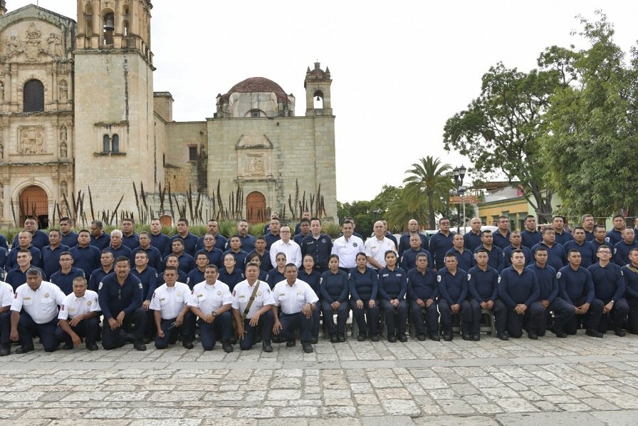 Cumple el Heroico Cuerpo de Bomberos 65 años de ser una institución cercana a la gente