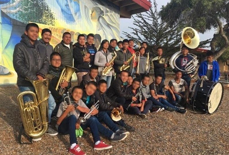Felicita IEEPO a banda de música de estudiantes de Zoogocho por su aportación cultural