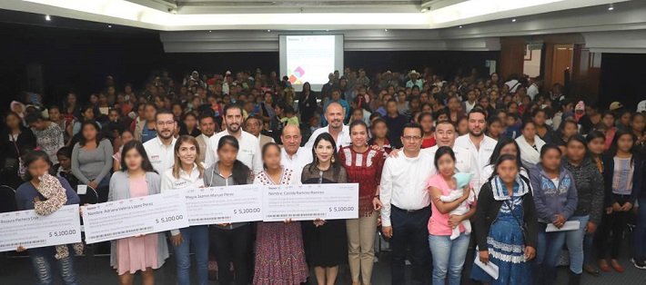 Inicia Gobierno de Oaxaca entrega de becas de Apoyo a la Educación Básica a madres jóvenes y jóvenes embarazadas