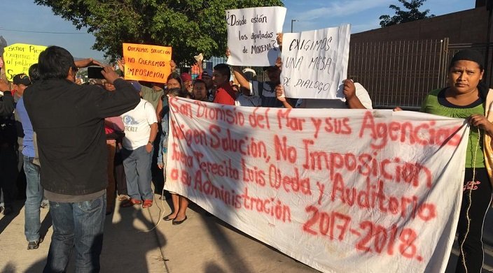Protestan habitantes de San Dionisio en el CCO