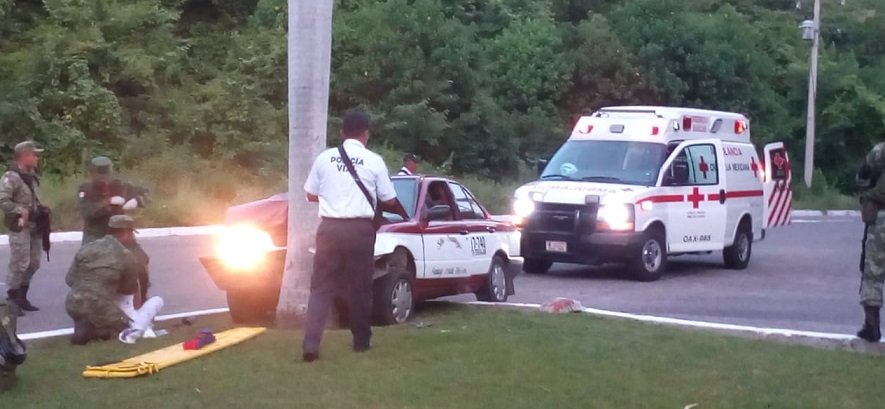 Accidente en el crucero de Tangolunda y la carrera 200 en Huatulco