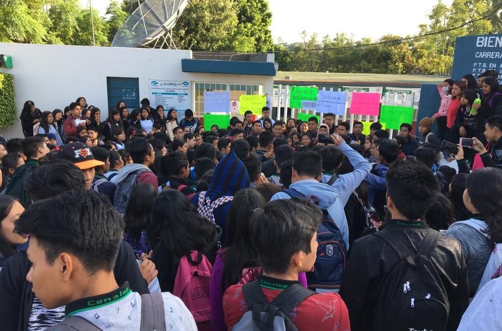 Alumnos del Conalep 039 toman sus instalaciones