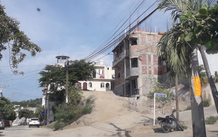 Encuentran cadáver de albañil en una cisterna en Huatulco