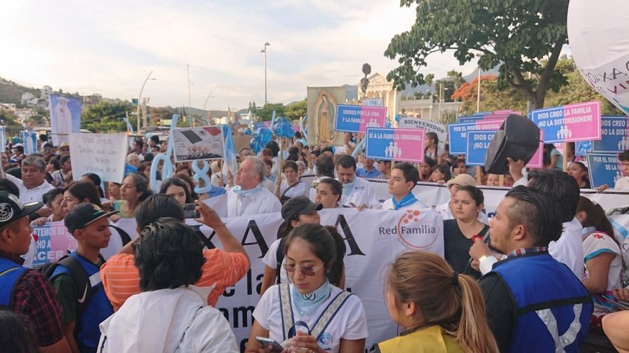“Sí a la vida” gritan en calles de Oaxaca