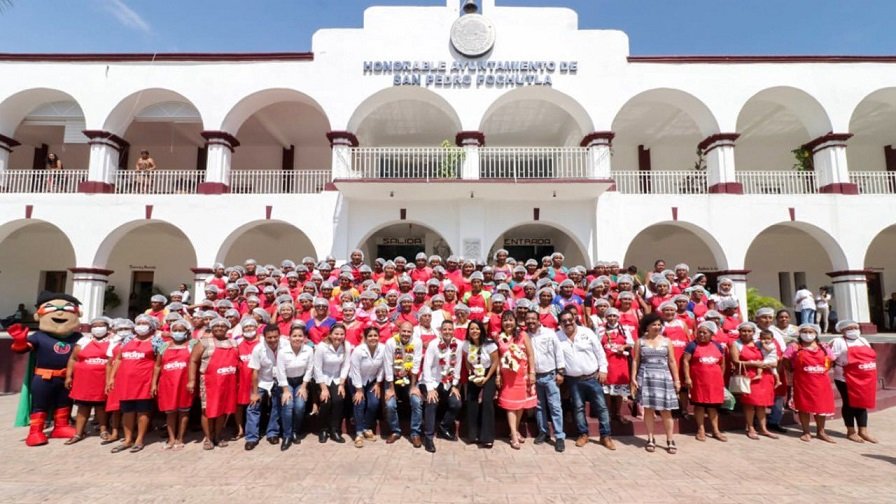 Cocinas Comunitarias, herramientas indispensables para acabar con la desnutrición en Oaxaca: AMH