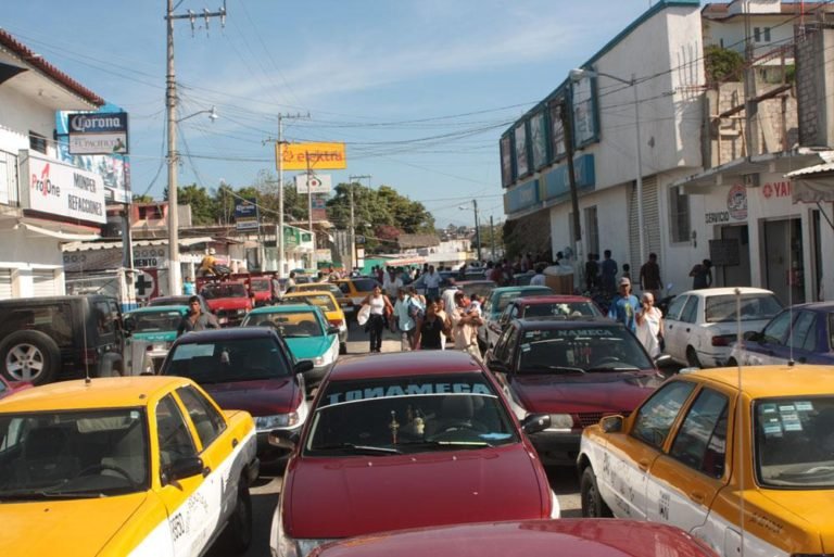 A revisión, tarifas de taxis en Pochutla, anuncia SEMOVI