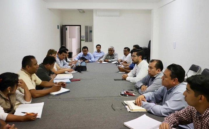 IEEPO y dirigencia magisterial dan seguimiento a peticiones de docentes de la Mixteca