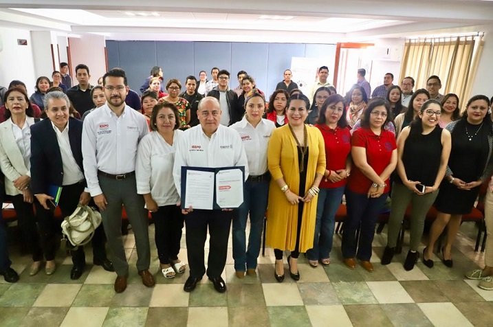 Recibe IEEPO reconocimiento por el fortalecimiento académico en la enseñanza y aprendizaje del inglés