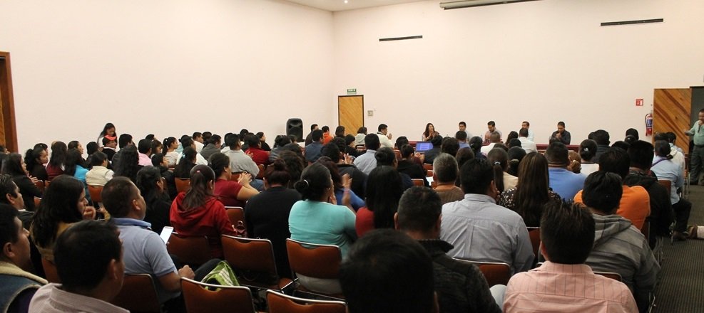 Promueve IEEPO 32 programas para el desarrollo profesional docente