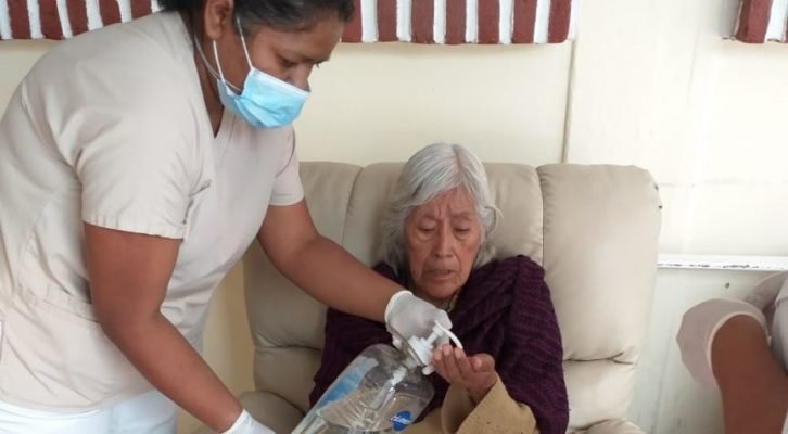 Exhorta SSO a personas mayores de 60 años y con enfermedades crónicas a permanecer en casa por COVID-19