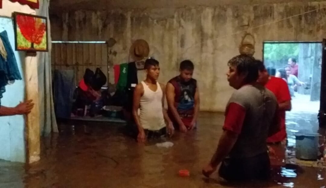 Activa CEPCO protocolos por inundación pluvial en Tututepec