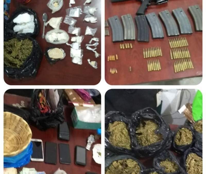 Fiscalía General coordina y ejecuta un cateo más en la región del Istmo; asegura drogas, armas y detiene a un masculino en El Espinal