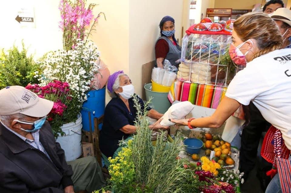 Llega a mercados de la capital el programa emergente Mi Mercado DIFerente con apoyos económicos de BanOaxaca