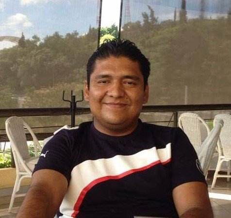 Felipe Valdivieso Vega, brillante oaxaqueño que recibió trasplante de riñón y que actualmente brinda conferencias en diversos temas de superación personal.