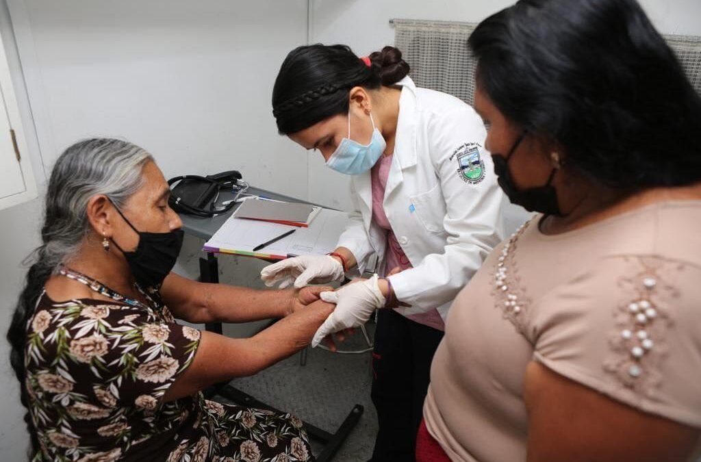 La salud de los oaxaqueños, eje primordial en la administración de AMH