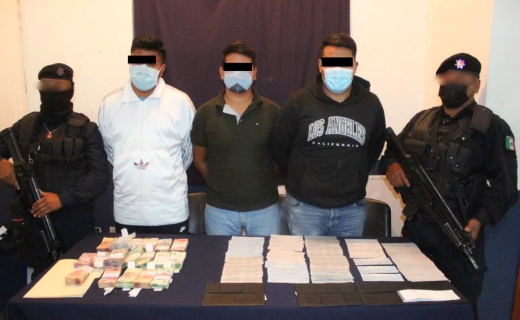 Transitaban por la ciudad de Oaxaca con 7 millones de pesos de procedencia ilegal; son detenidos