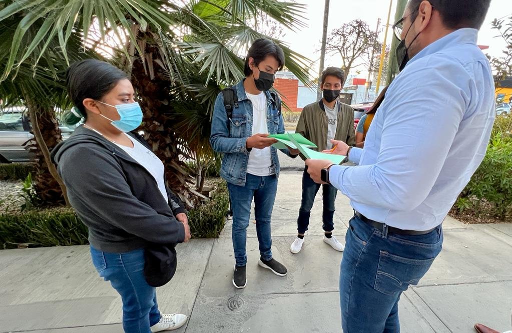 Dialogan servidores públicos de la USICAMM y del IEEPO  con representación de egresados normalistas