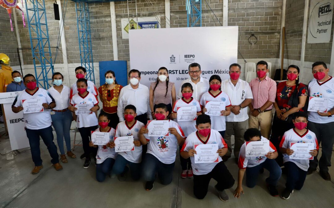 Entrega IEEPO reconocimientos a estudiantes de El Espinal que compiten en certamen nacional de robótica