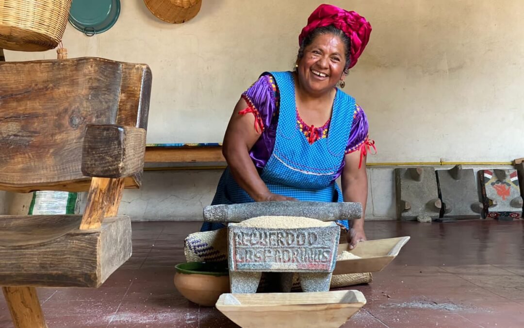 Mujeres oaxaqueñas enaltecen el valor de las tradiciones