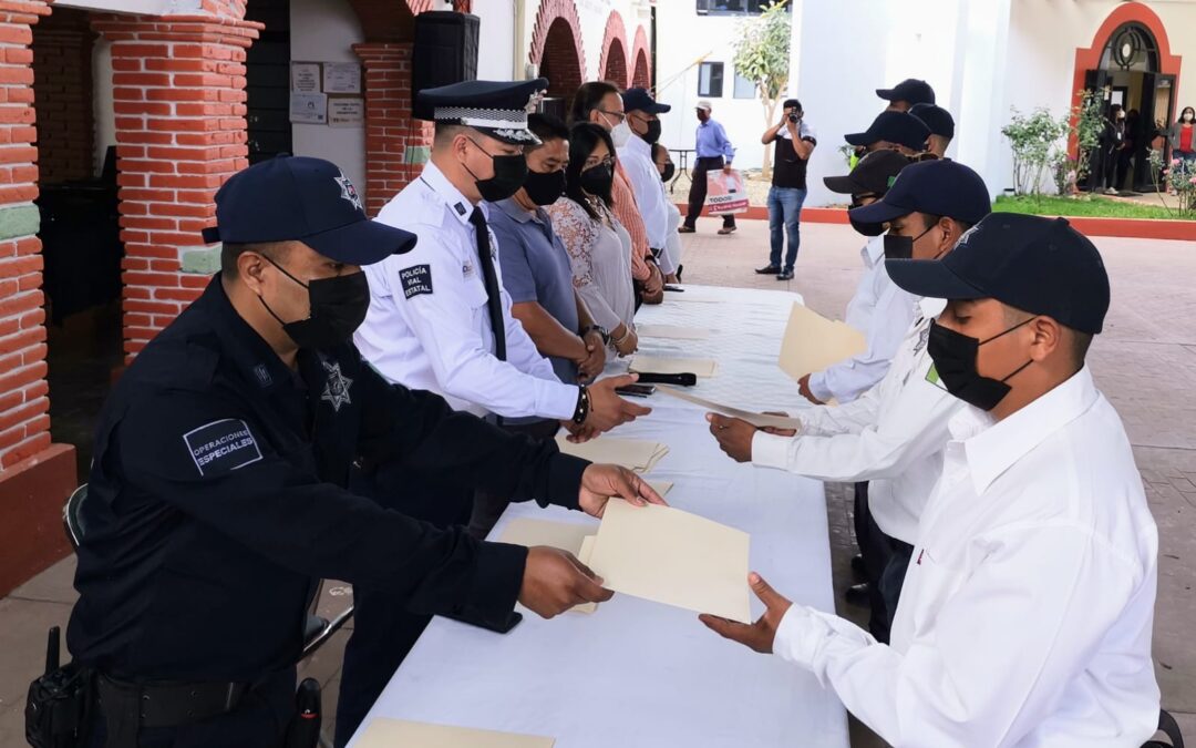 Capacita SSPO a elementos de la policía municipal de San Jacinto Amilpas en materia de vialidad