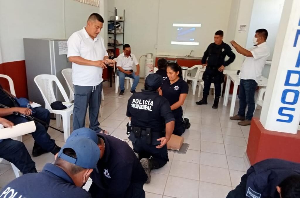 Capacita CEPCO a autoridades municipales de Protección Civil en el curso “Guardavidas en Cuerpos de Agua”