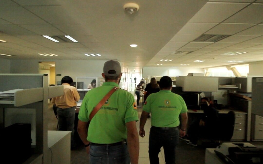 Brinda Administración protección civil y seguridad laboral