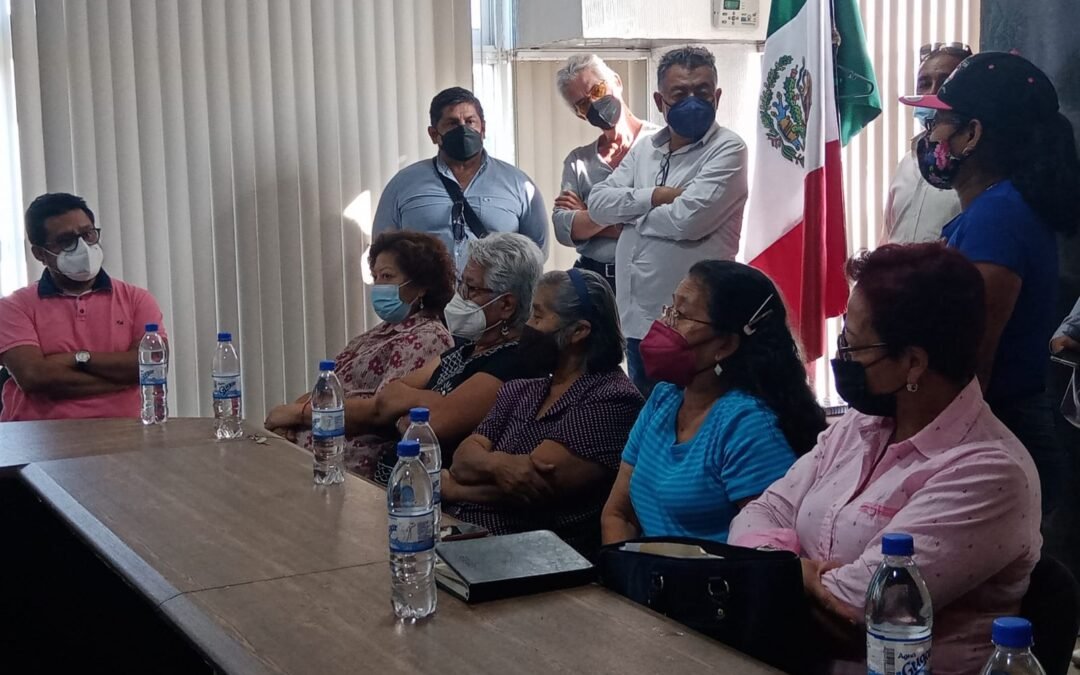 Se reúne titular de SAPAO con comité de vecinos de la colonia José Vasconcelos