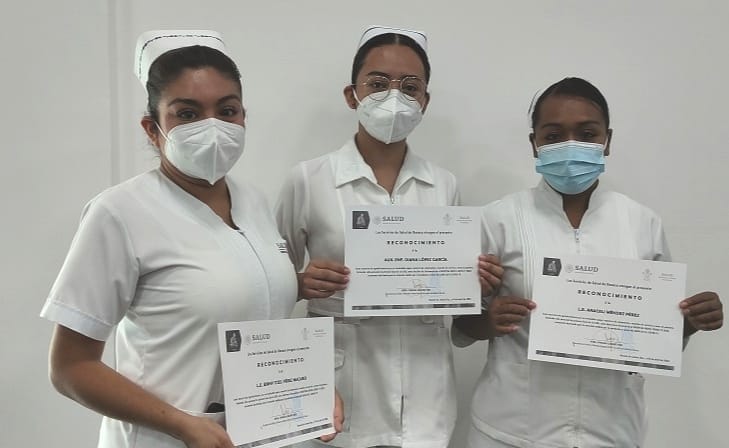 Reconocen los SSO a personal que hizo frente a la pandemia en Hospital Móvil