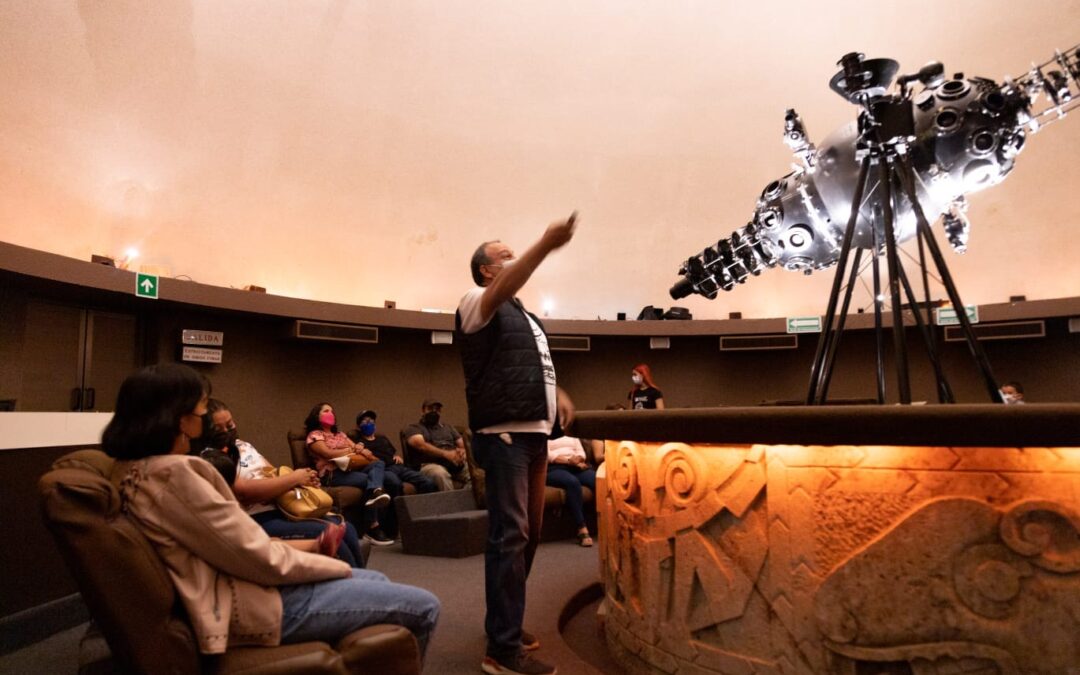 Familias celebran reapertura del Planetario Nundehui