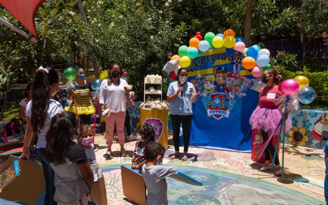 Celebran niñas y niños su día en el parque “Del Agua Centenario”