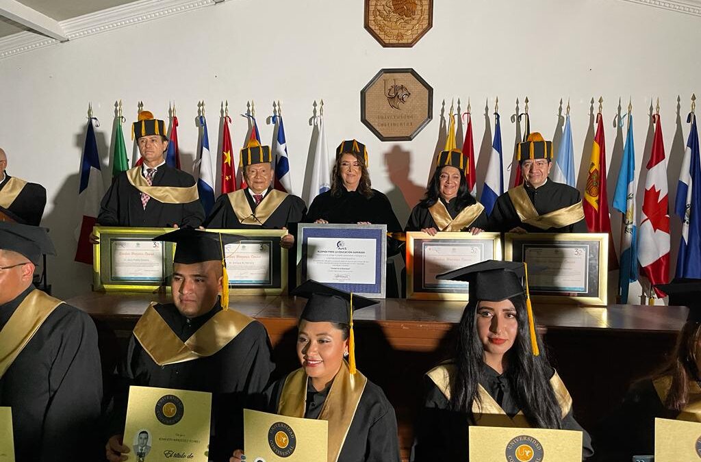 ENTREGA UNIVERSIDAD CONTINENTAL HONORIS CAUSA A PATRICIA GANEM, ENRIQUE KU HERRERA, RICARDO GONZÁLEZ ESCOBAR Y JESÚS PADILLA ZENTENO