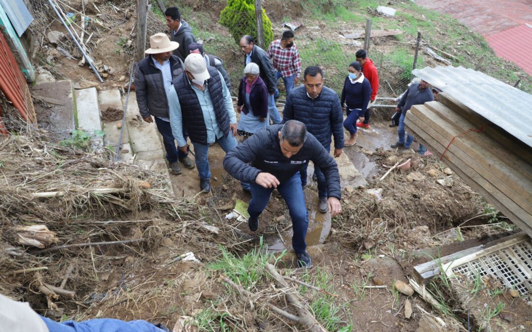 Visita Alejandro Murat comunidades de los Ozolotepec  afectadas por el paso del huracán “Ágatha”
