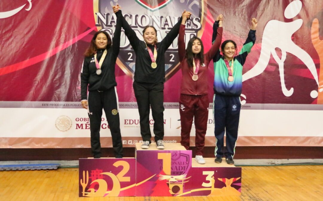 Nutrida cosecha de medallas para la selección femenil oaxaqueña de luchas asociadas