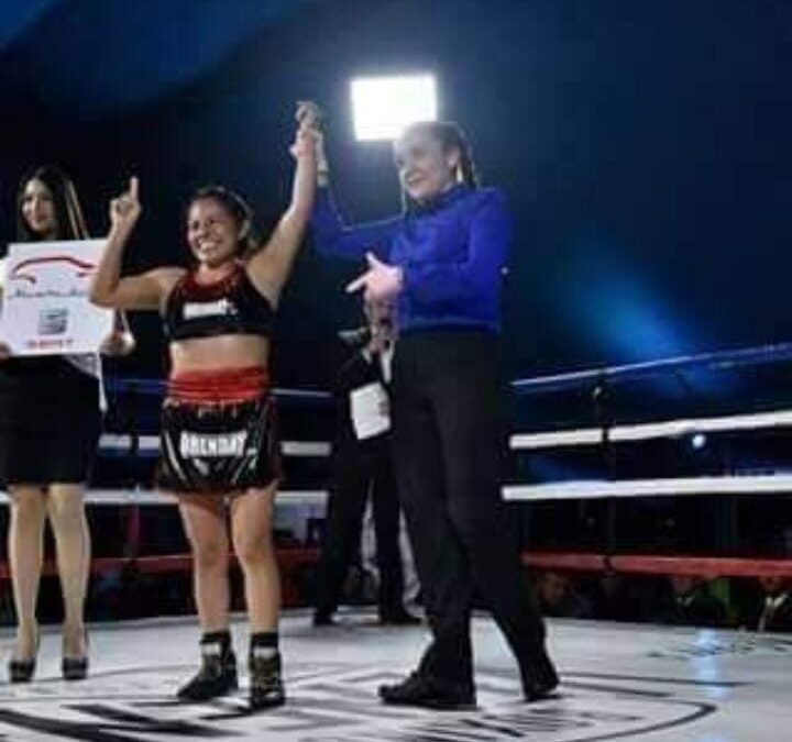 Inician clases de box femenil en Santa Lucía CAPCE y Canteras