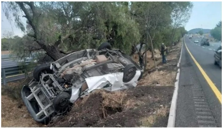 Accidente de transporte público en la México-Querétaro deja 13 muertos y ocho heridos