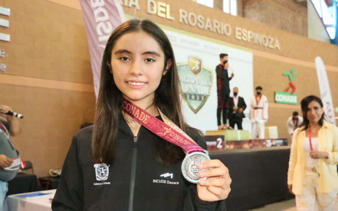 Camila Oyos le da a Oaxaca la medalla de plata  en combate de taekwondo