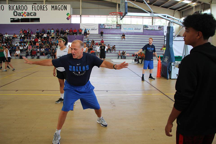 Bob MacKinnon regresa a Oaxaca para impartir la Clínica de Basquetbol 2022