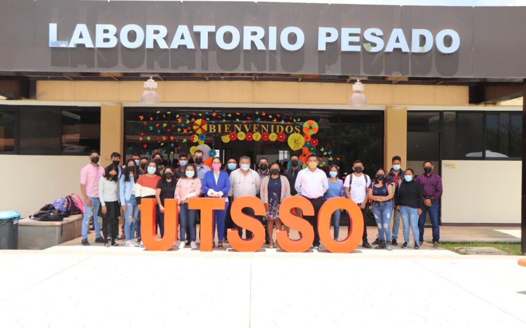 Fortalece UTSSO el desarrollo profesional de su comunidad universitaria