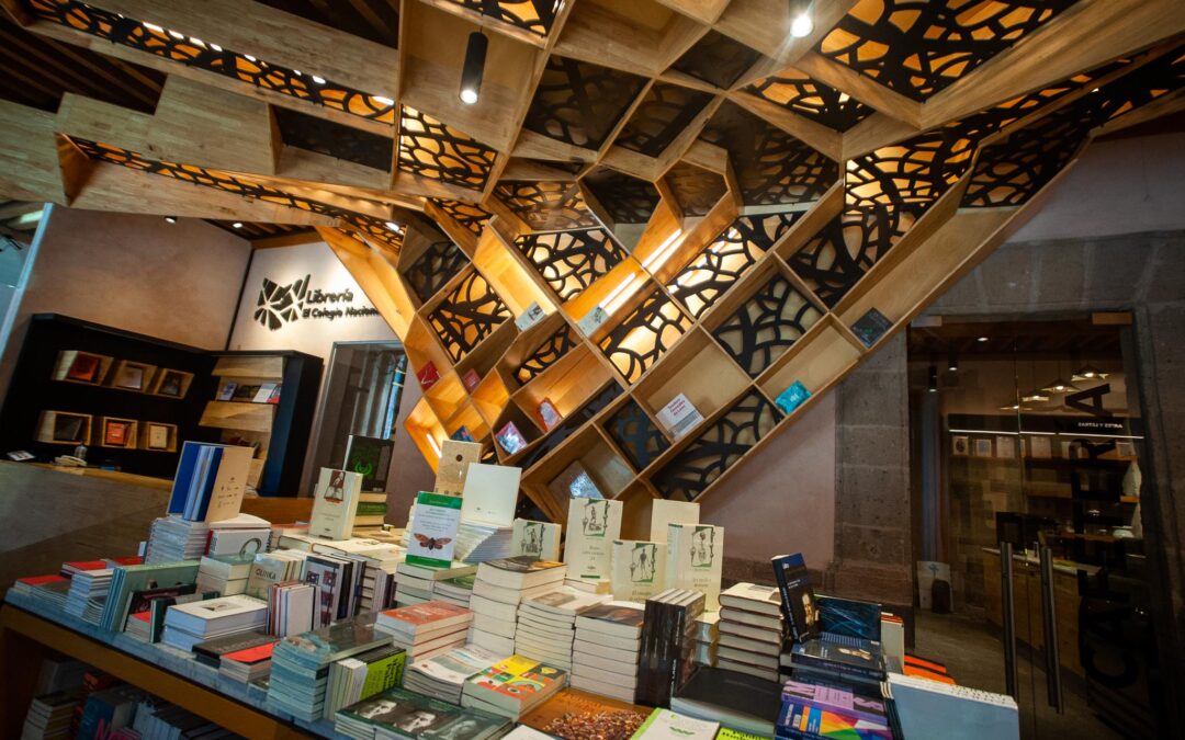RENACE EL REMATE DE LIBROS EN EL COLEGIO NACIONAL