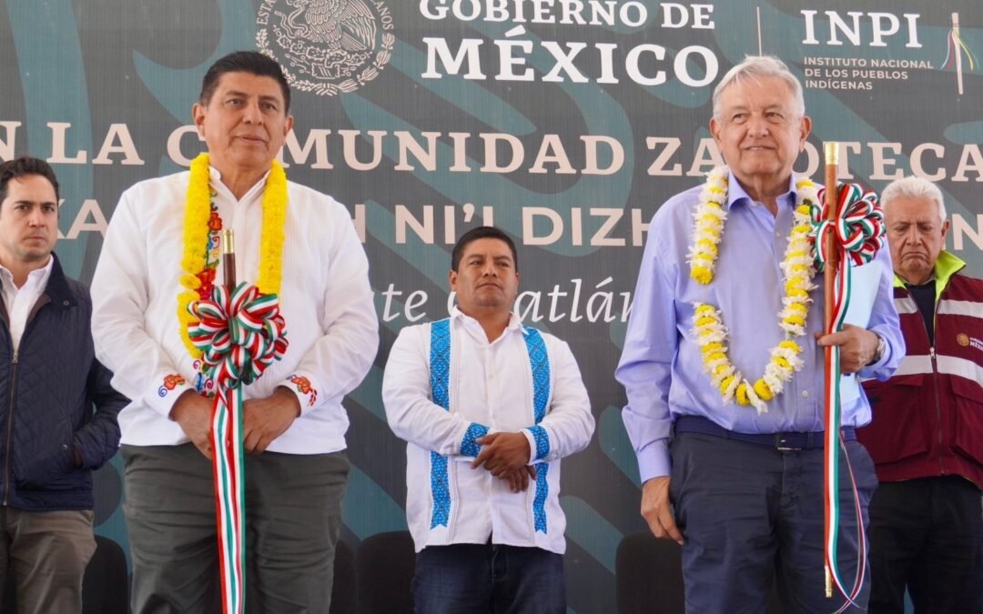 Se reúnen Andrés Manuel López Obrador y Salomón Jara con autoridades agrarias, municipales y ciudadanos de San Vicente Coatlán